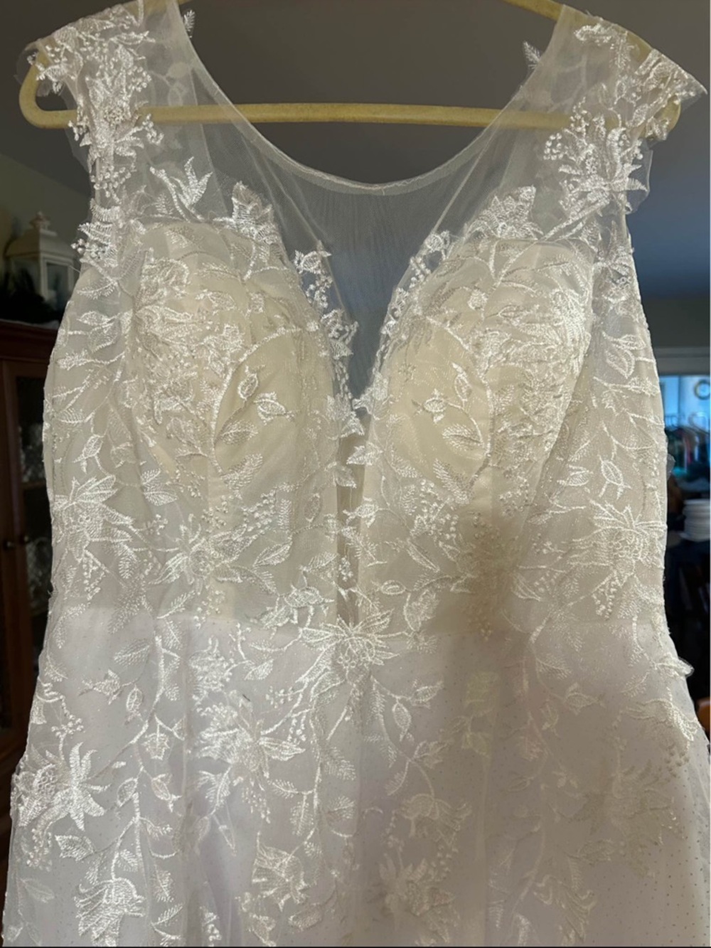 Elegant White Lace-Embellished Bridal Gown